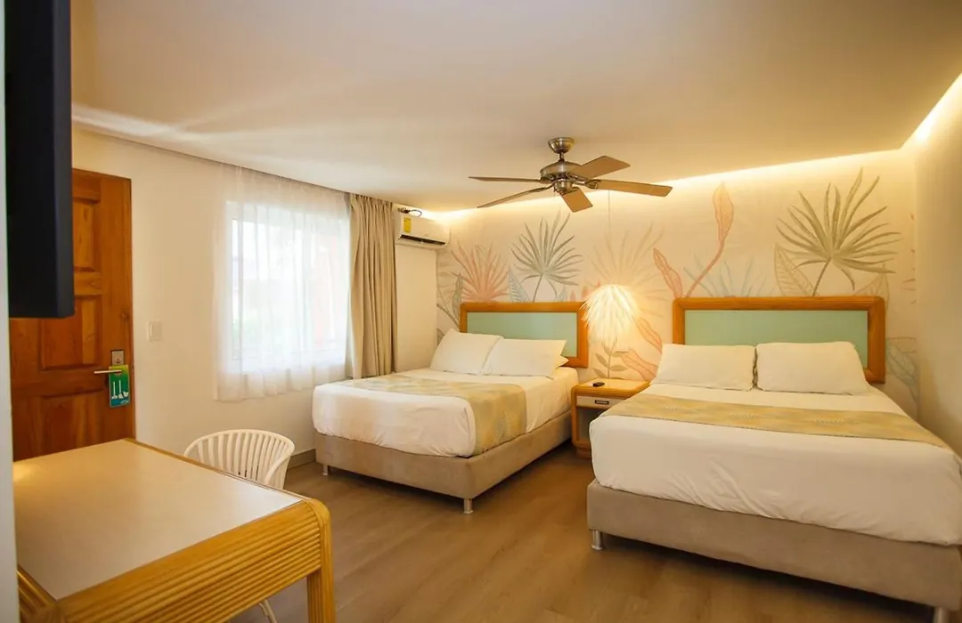 Hotel Cocoplum Beach-1